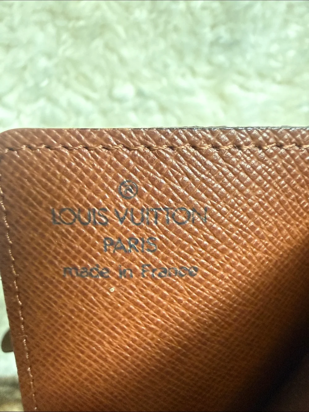 Louis Vuitton Porte Cartes Credit Card Picture Brown and Gold Monogram - Picture 2 of 7